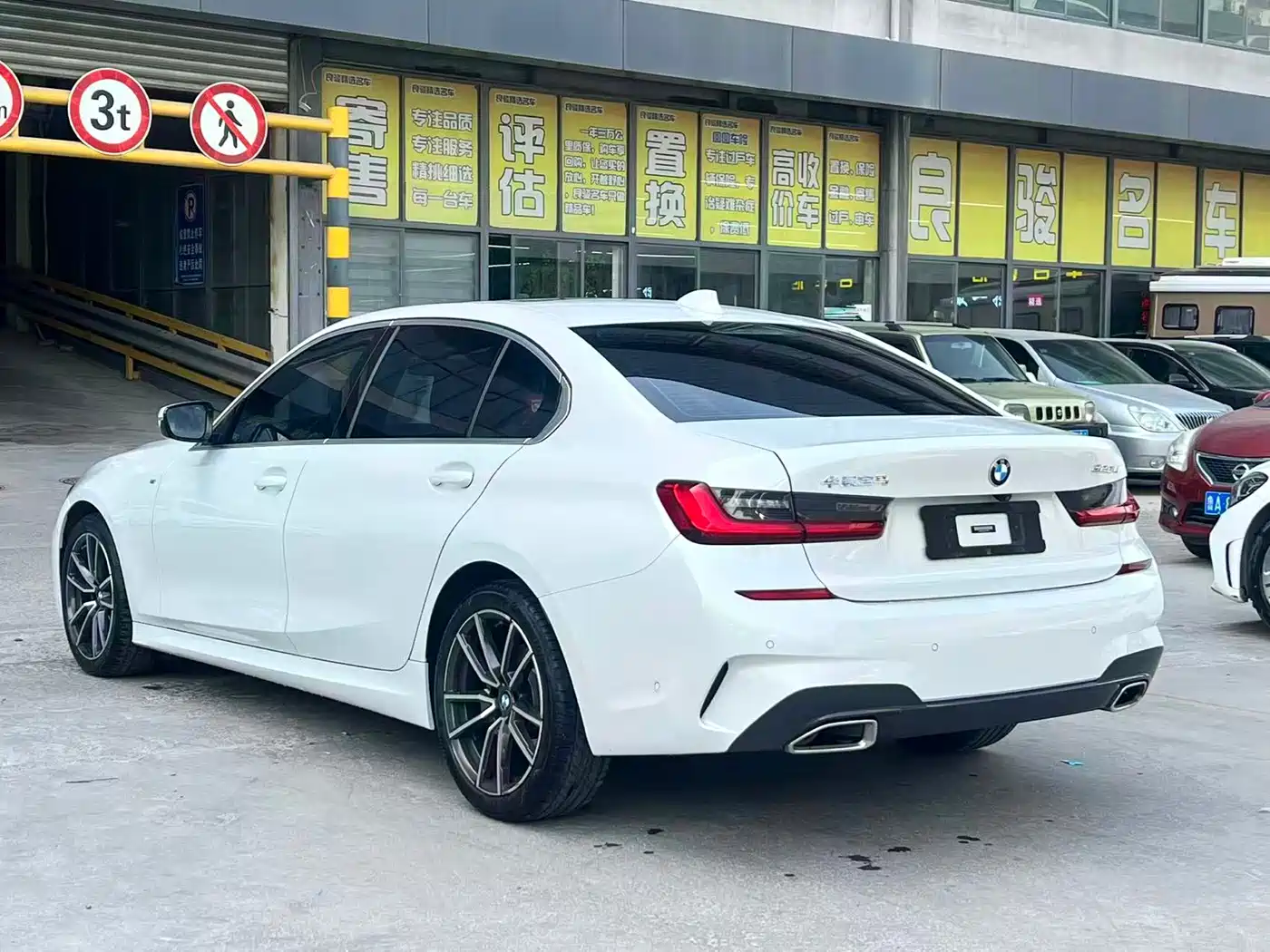 BMW 3 Series 2021 320Li M Sport Package фото 7