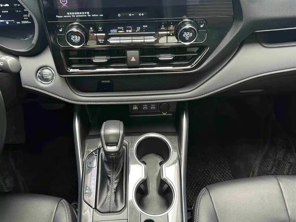 Toyota Crown Kluger 2022 2.0T 4WD Sporty Edition фото 17