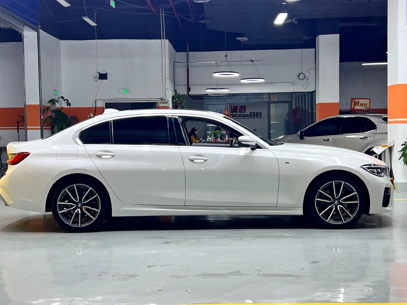 BMW 3 Series 2021 320Li M Sport Package фото 8