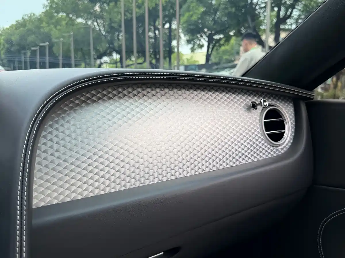 Фото 25 - Bentley Continental
