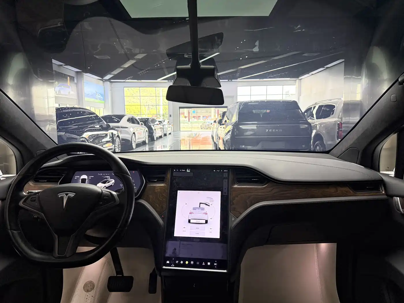 TESLA MODEL X