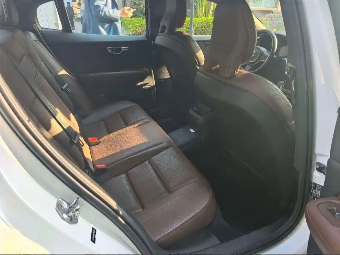 2021 Volvo S60 Plug-in Hybrid