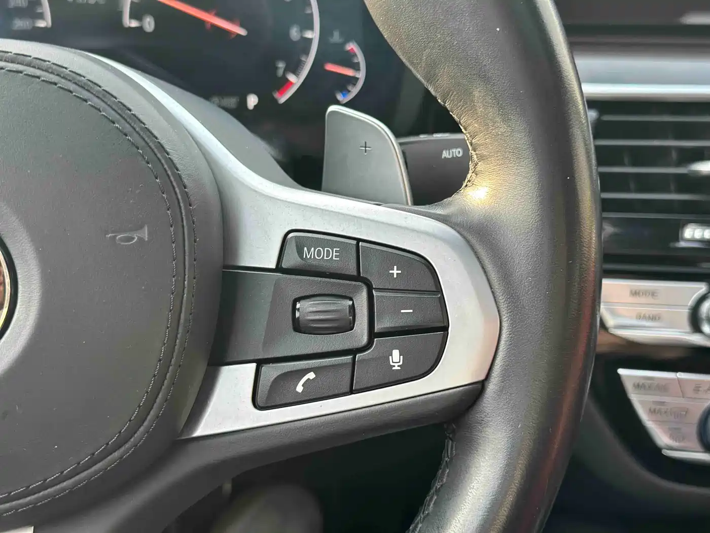 BMW 5 Series 2019 530Li Leading M Sport Package фото 13