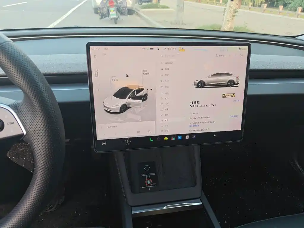 Фото 9 - Tesla Model 3