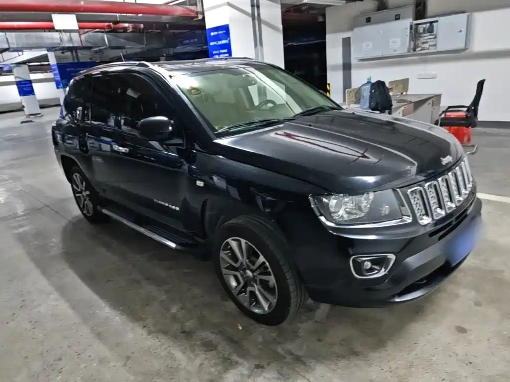 Jeep Compass (Import) 2014 2014 Facelift 2.4L 4WD Luxury Navigation Edition