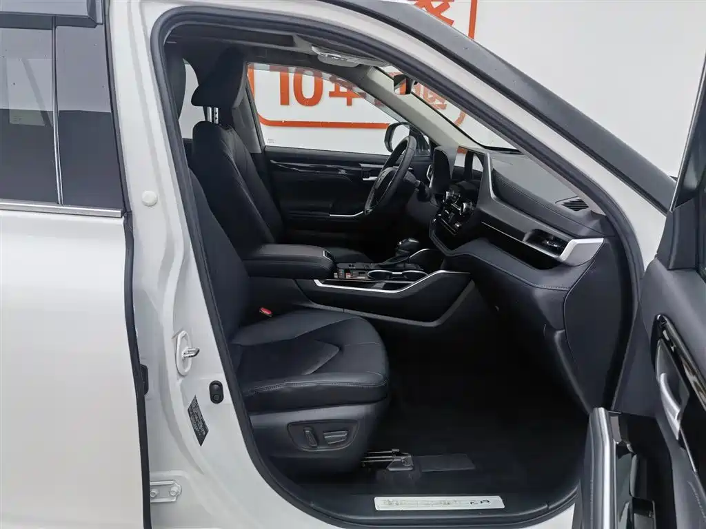 Toyota Highlander 2022 Model Dual Engine 2.5L 4WD Premium Edition 7-Seater фото 23
