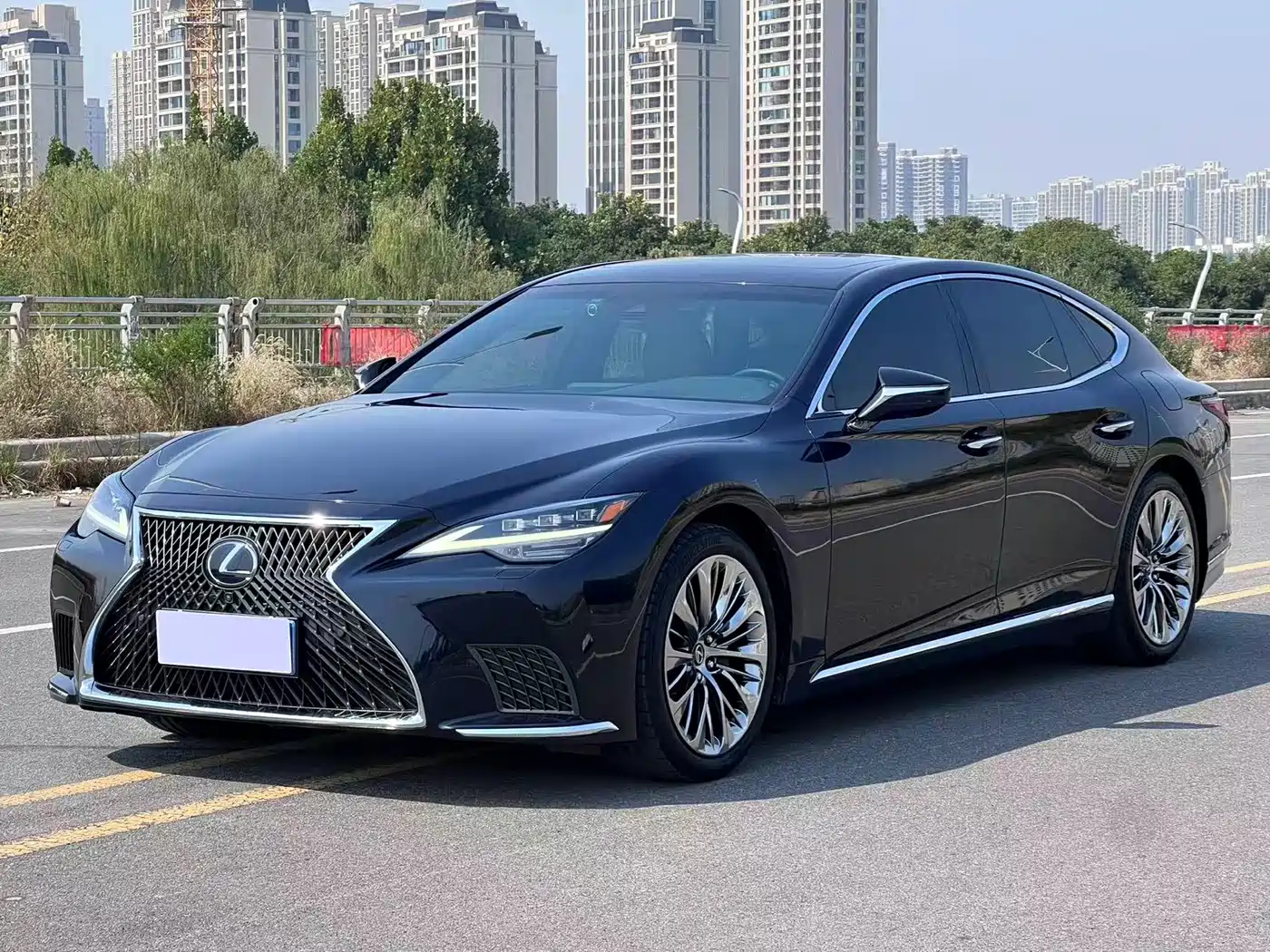 Lexus LS 2021 — пригон из Китая