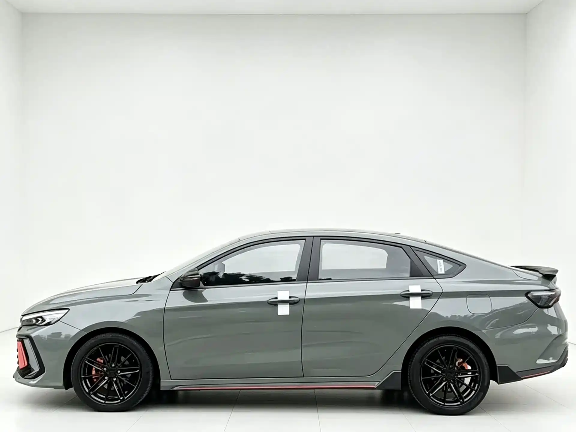 Фото 3 - Geely Binrui