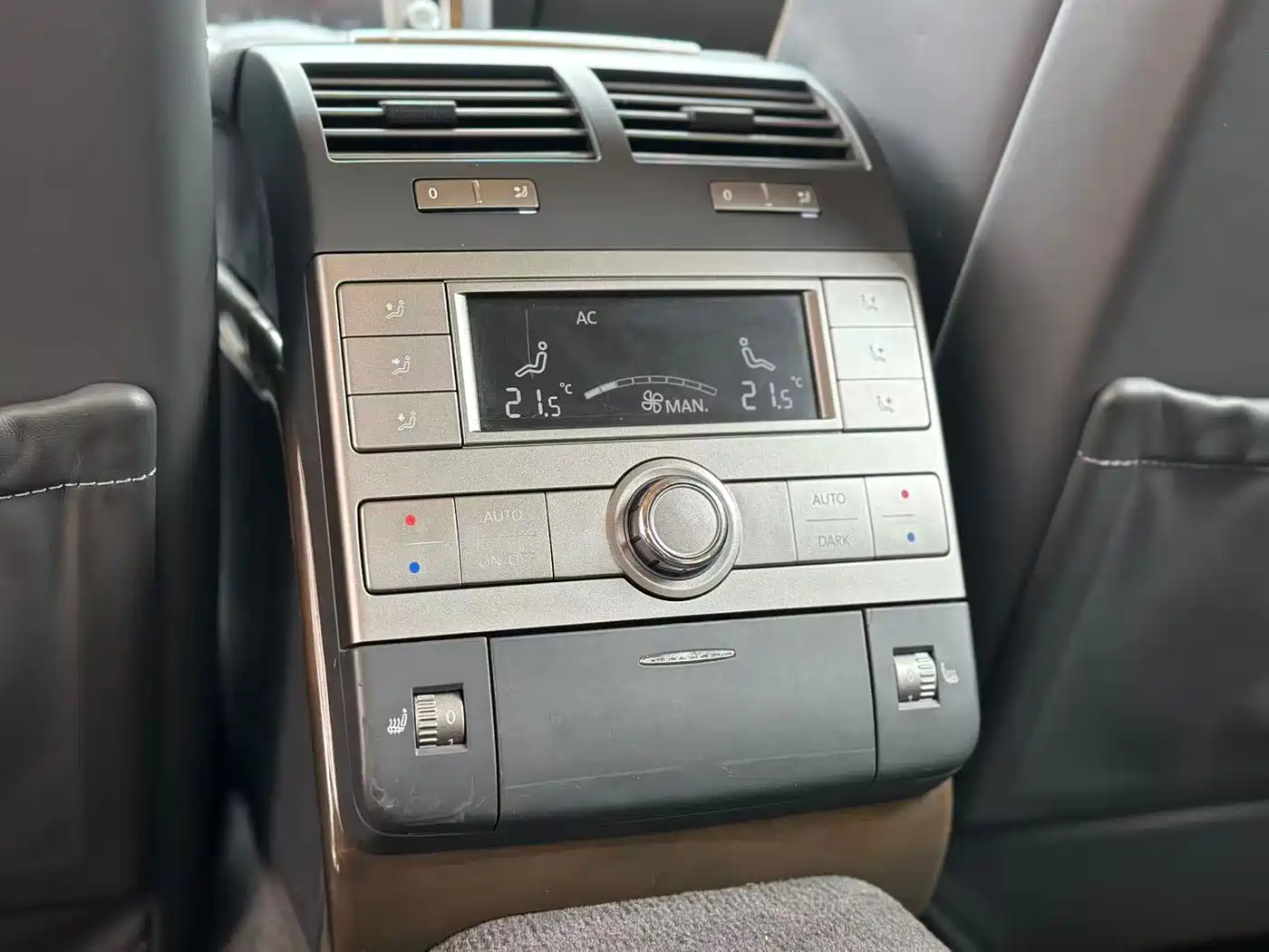 Volkswagen Phaeton 2012 3.0L Elite Custom фото 20