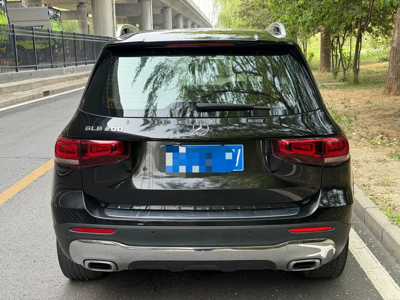 MERCEDES-BENZ GLB