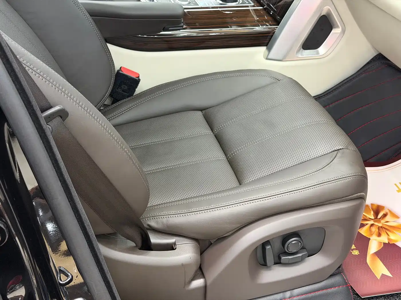 Land Rover Range Rover 2017 3.0 SC V6 Vogue LWB (Long Wheelbase) фото 8