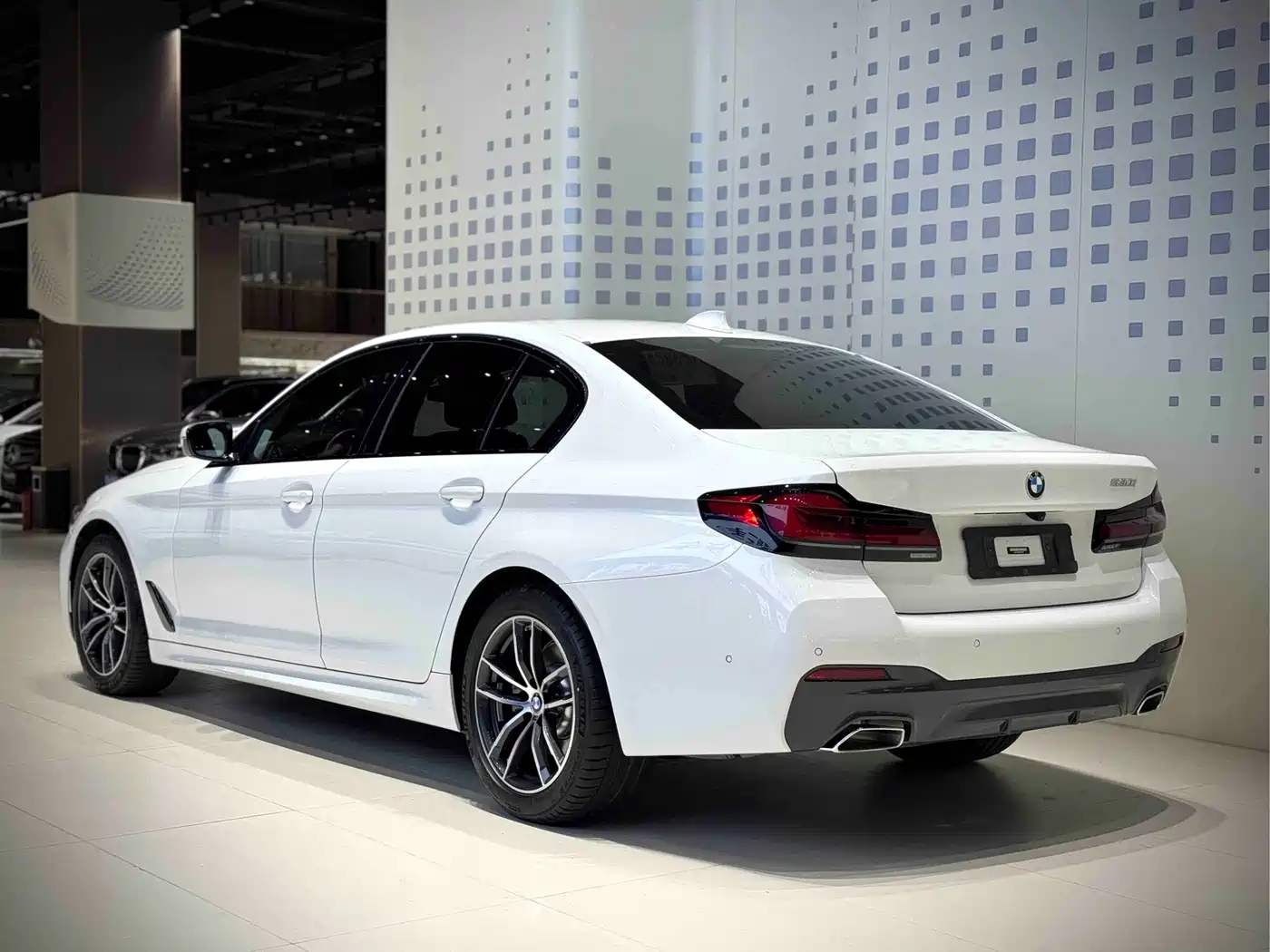 BMW 5 Series (Import) 2022 Model Second Facelift 525i M Sport Package фото 4