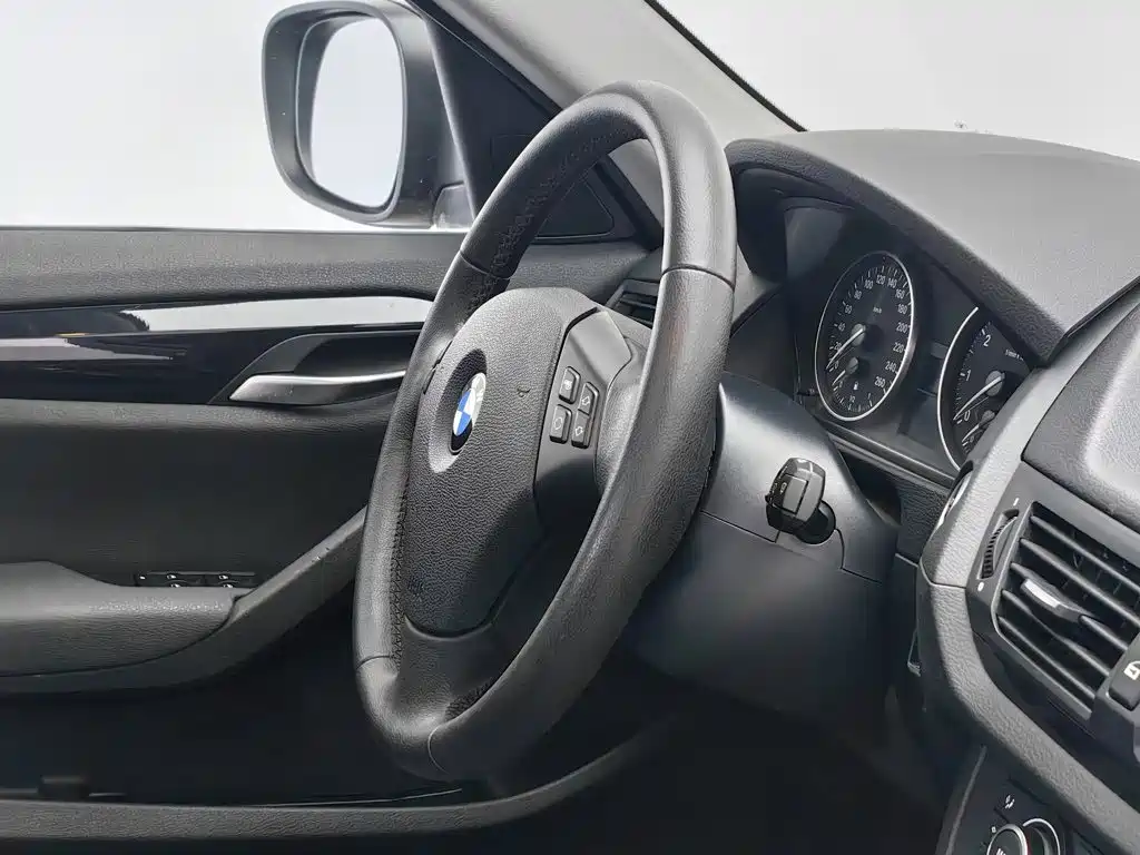 BMW X1 (Import) 2012 2010 sDrive18i Luxury Model