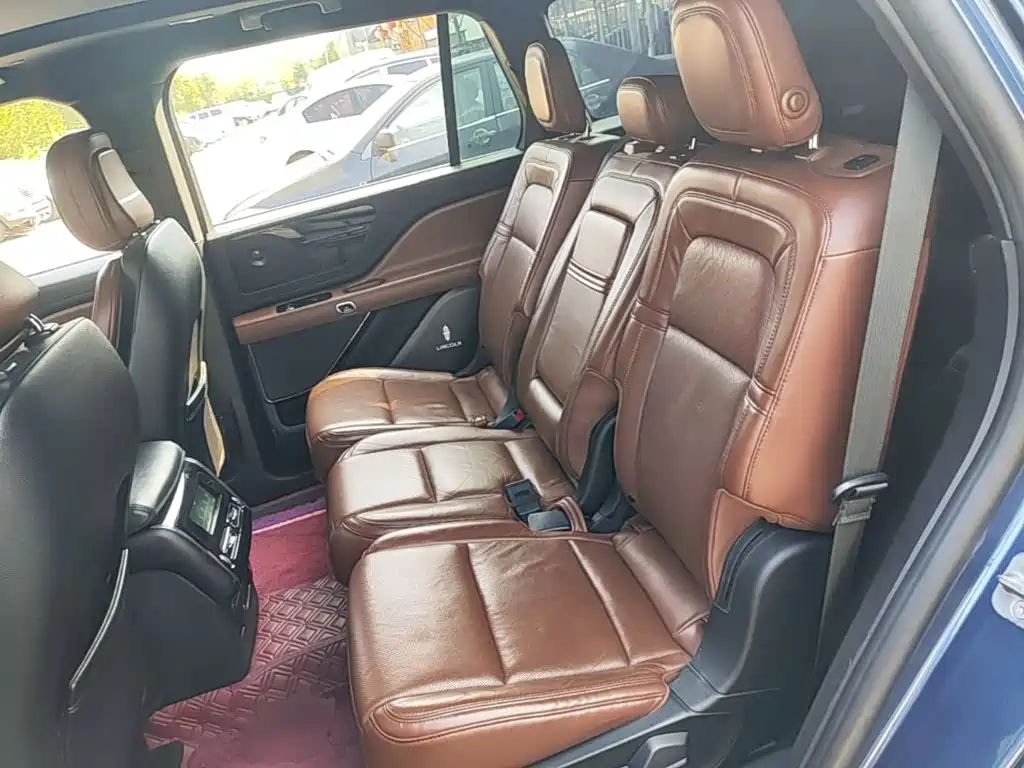 Фото 17 - Lincoln Aviator (Import)