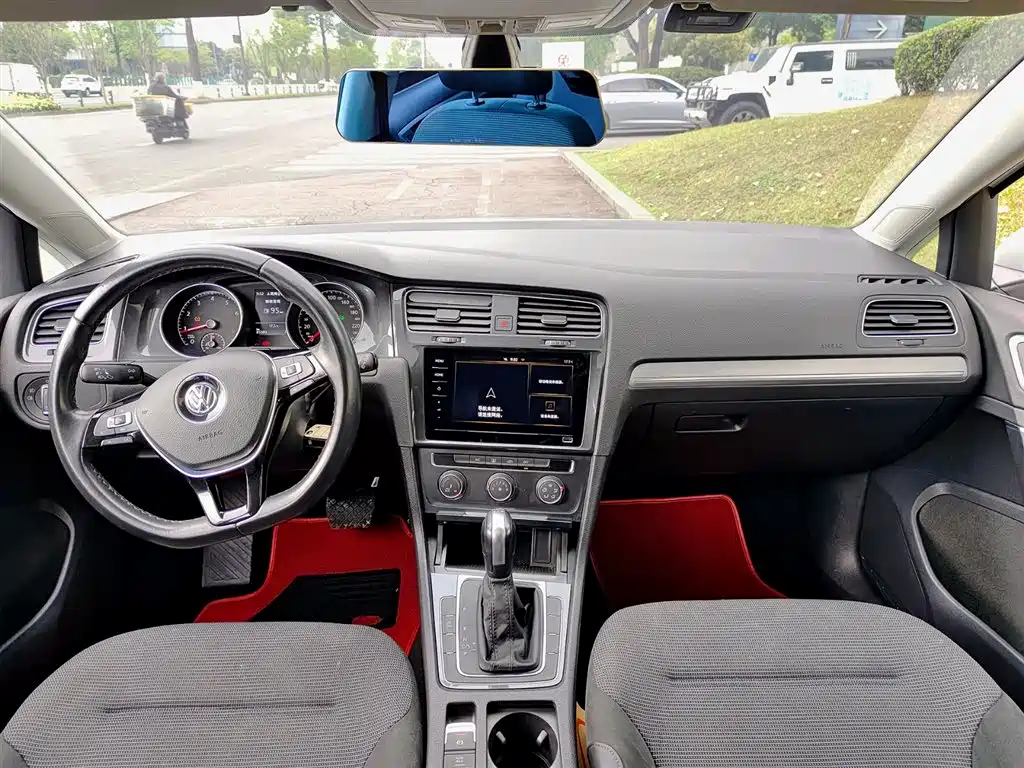 Volkswagen Golf 2020 280TSI DSG Comfort фото 10