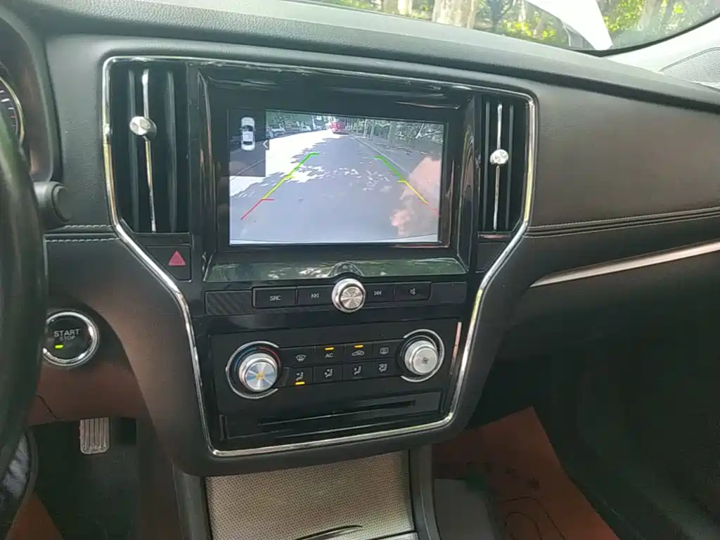 Photo 13 - Roewe i6