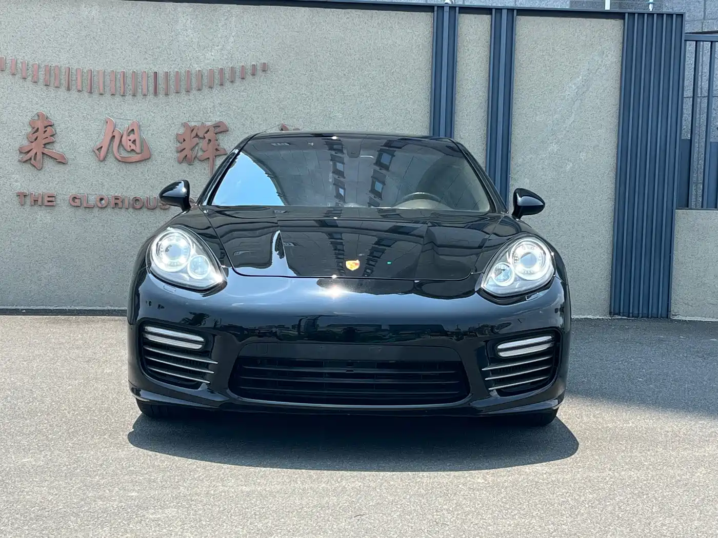 Фото 2 - Porsche Panamera