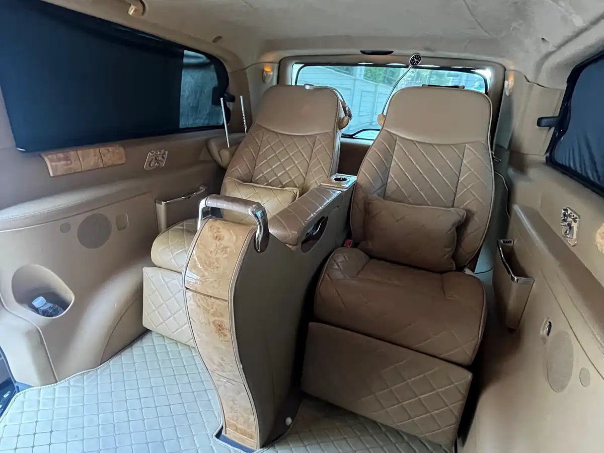 Mercedes-Benz Vito 2013 Model 3.0L Elite Edition фото 14