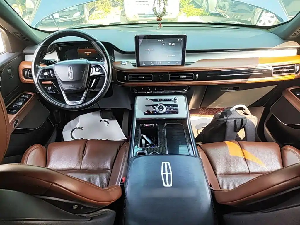 Фото 10 - Lincoln Aviator (Import)