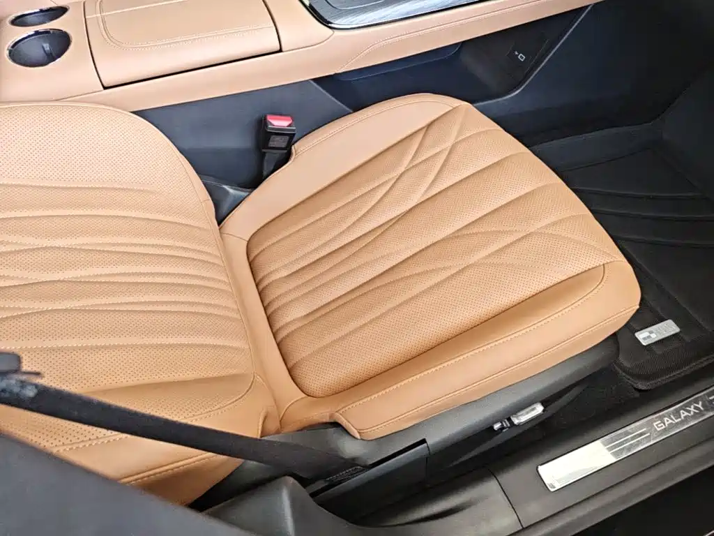 Geely Galaxy Galaxy Xingyao 8 2025 2025 Model 130km EM-i Flagship Edition