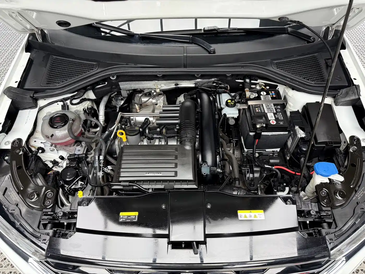Volkswagen T-ROC 2021 280TSI DSG 2WD Comfort Smart Connect Edition фото 24