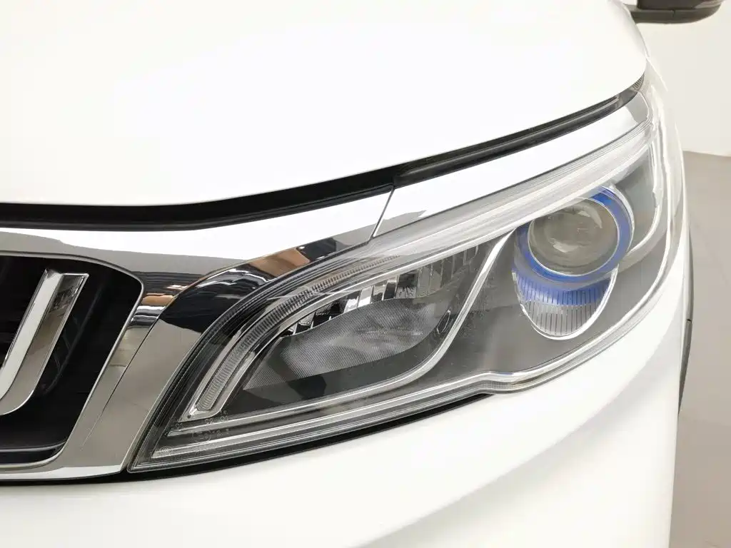 Фото 7 - Geely Vision X3