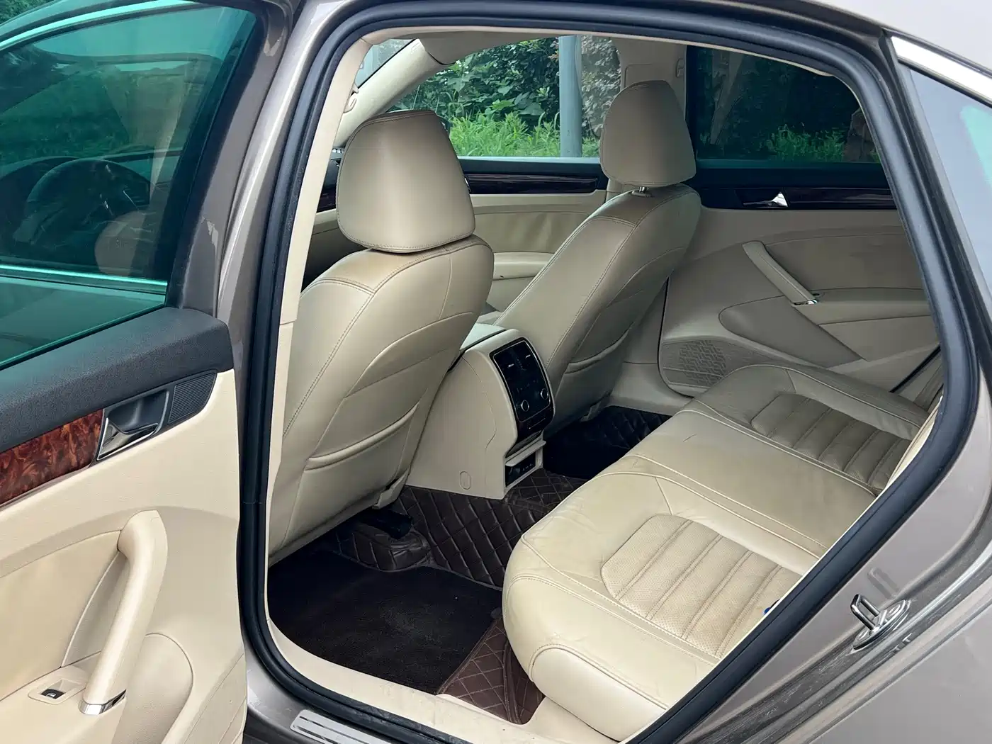 Volkswagen Passat 2011 2011 1.8TSI DSG Royal Edition