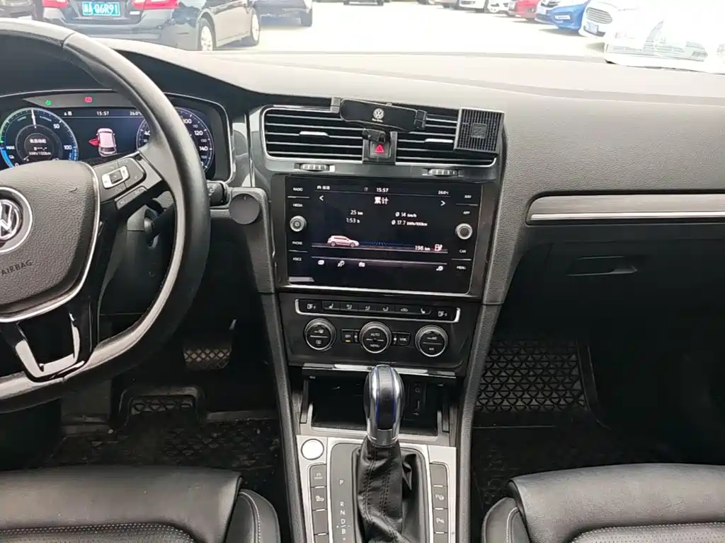 Фото 13 - Volkswagen Golf New Energy(Imported)