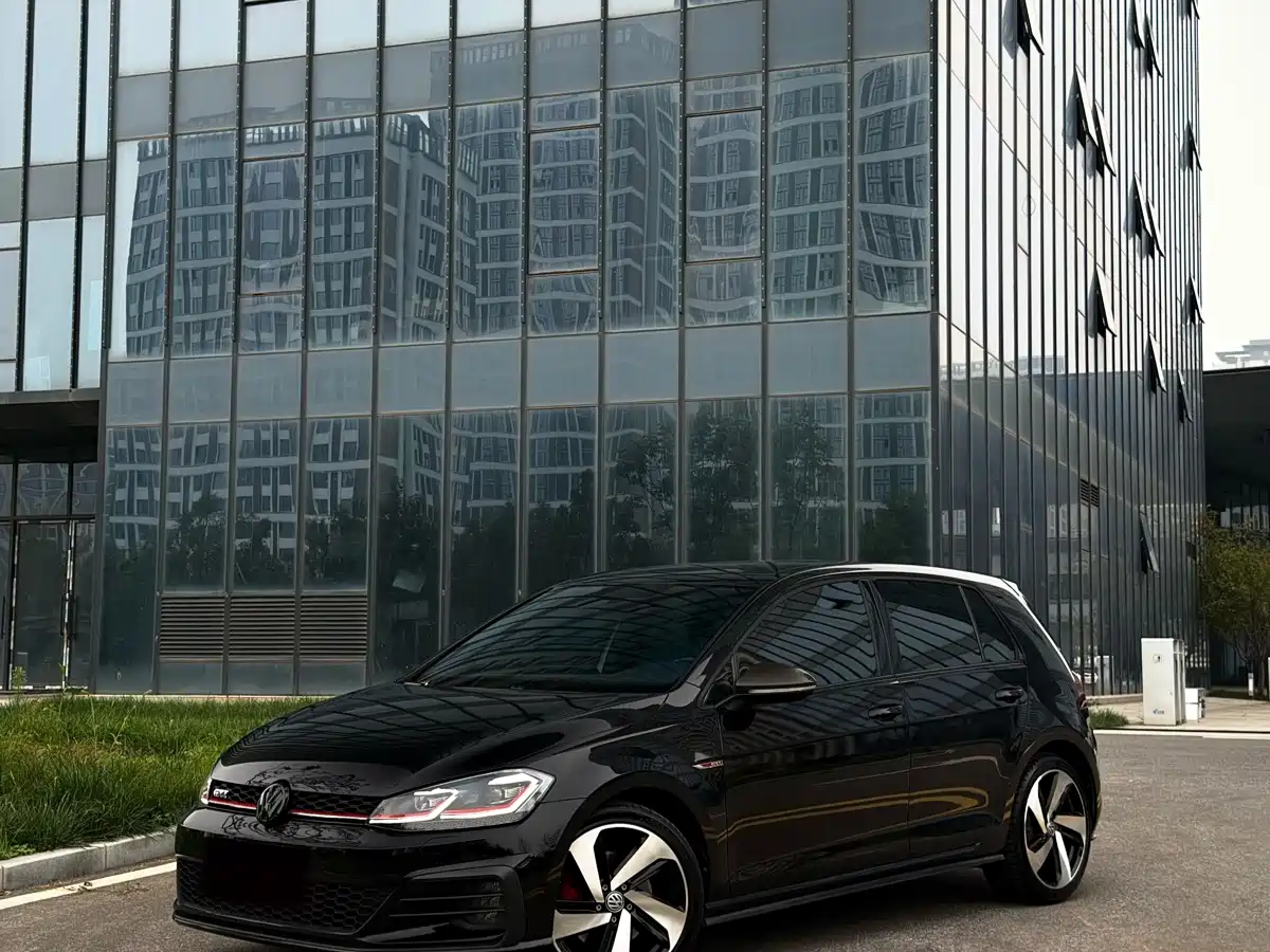 Volkswagen Golf GTI 2018 — пригон из Китая