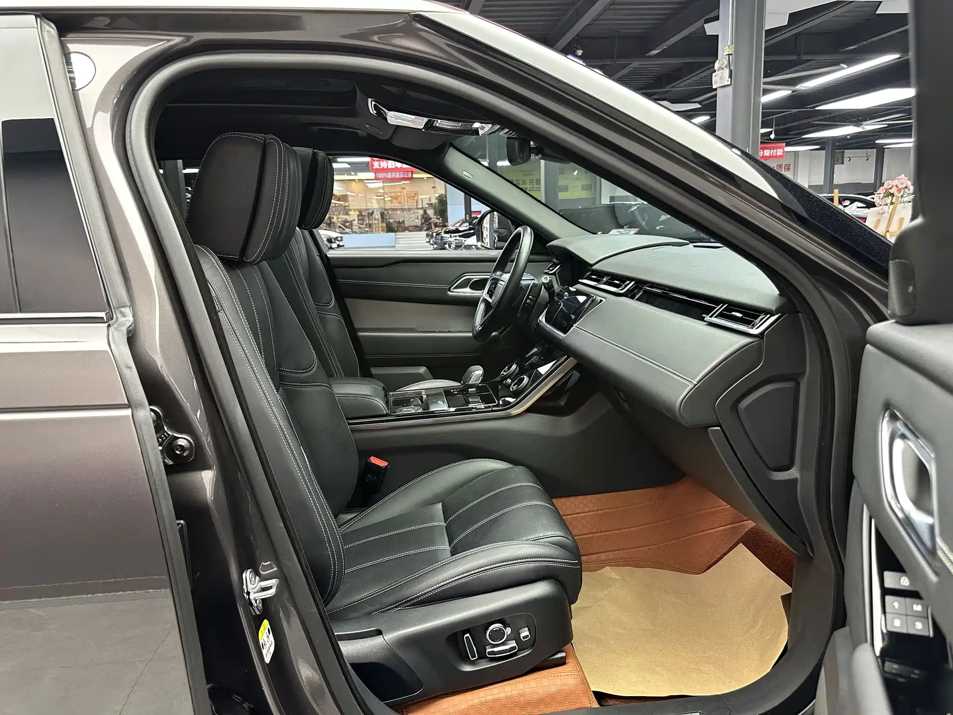 Фото 5 - Land Rover Range Rover Velar