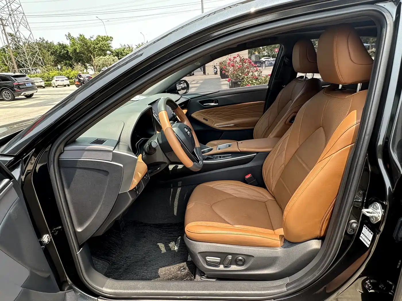 Toyota Avalon 2019 Hybrid 2.5L XLE Premium Edition China VI фото 5