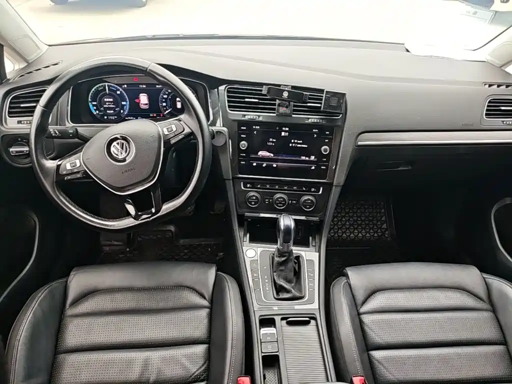 Фото 10 - Volkswagen Golf New Energy(Imported)