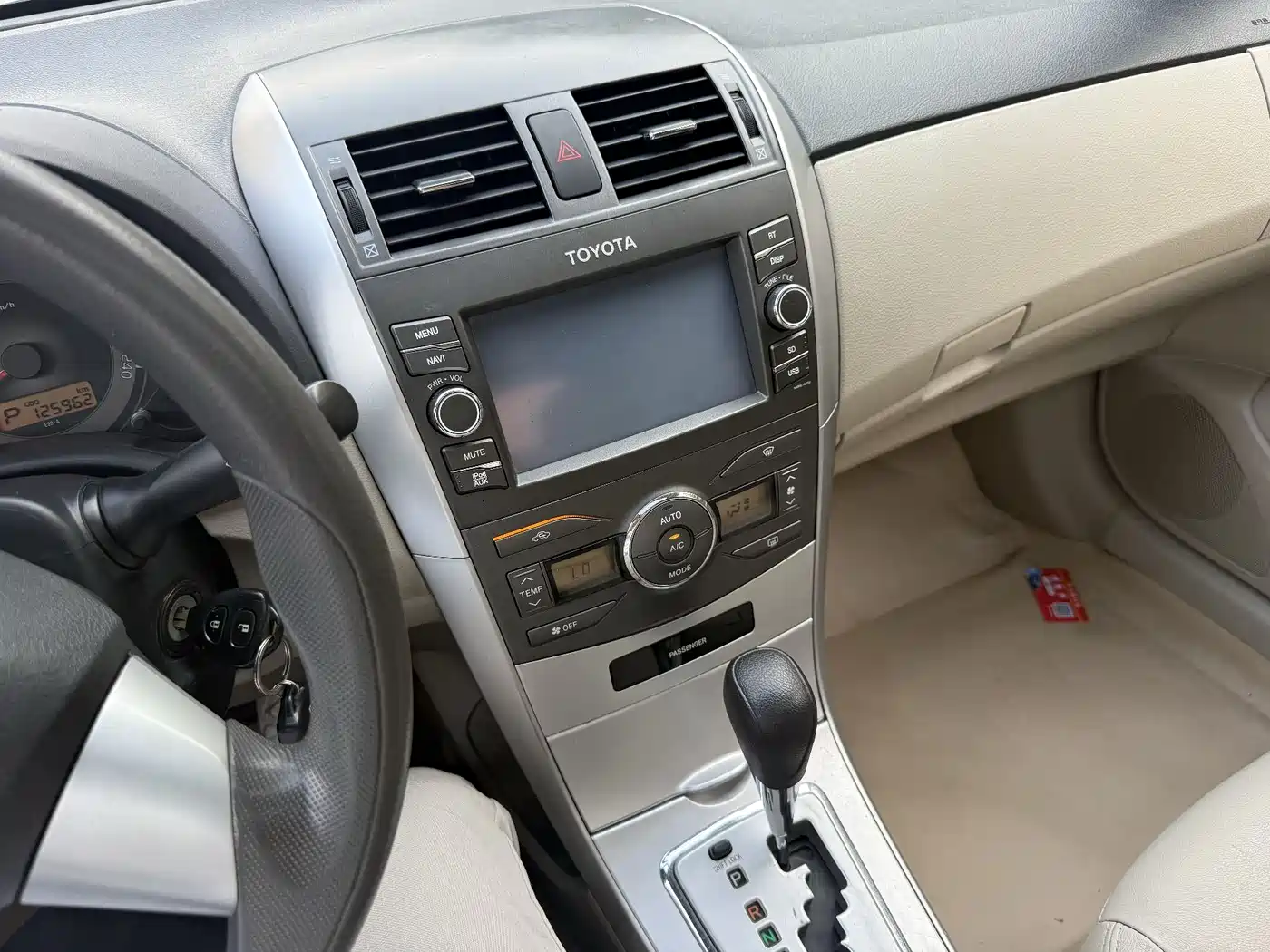 Toyota Corolla 2013 Special Edition 1.6L Auto Ultimate Cool GL фото 15