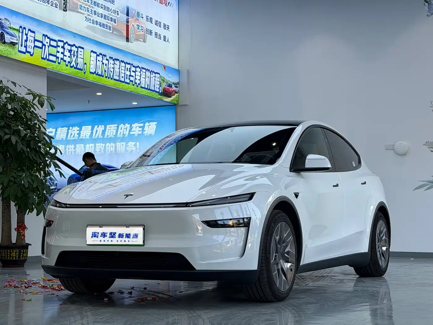 2026 Tesla Model Y L
