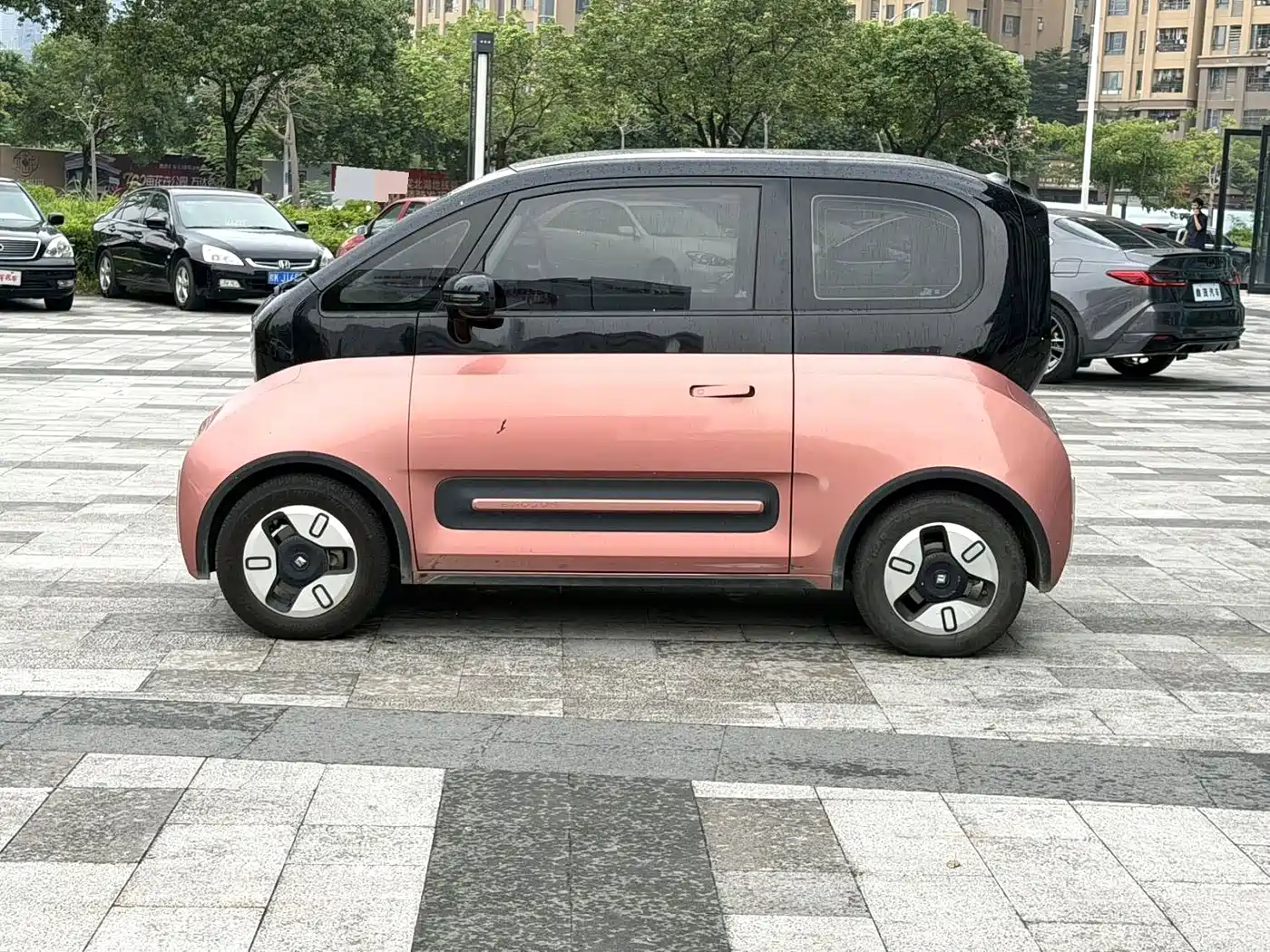 2020 Baojun E300