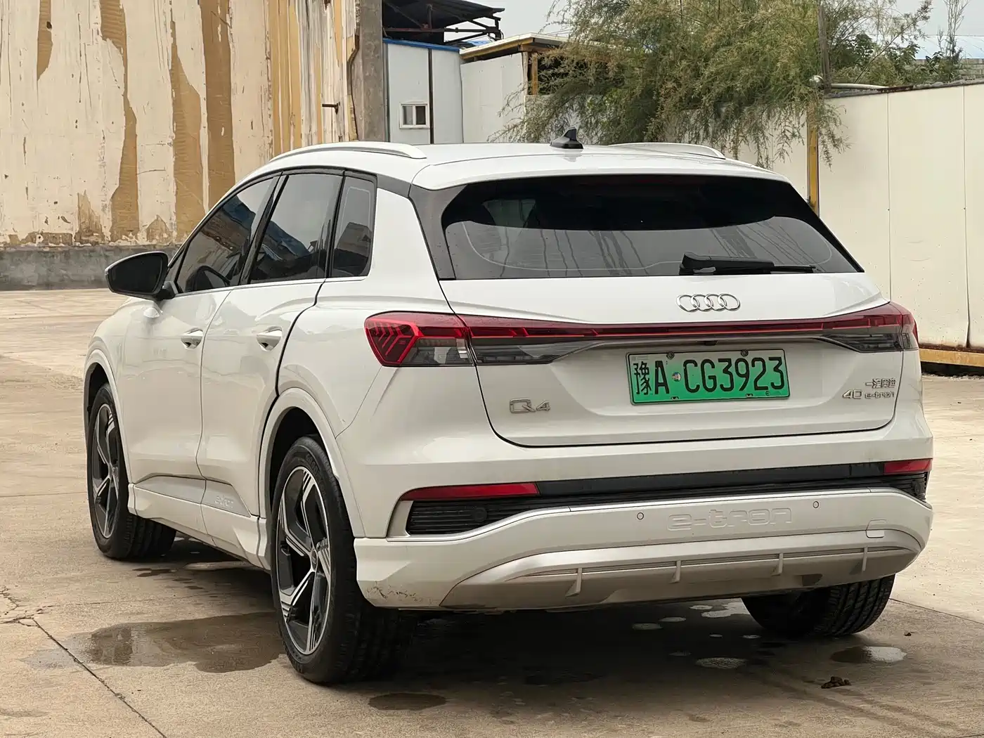 Photo 7 - Audi Q4 e-tron