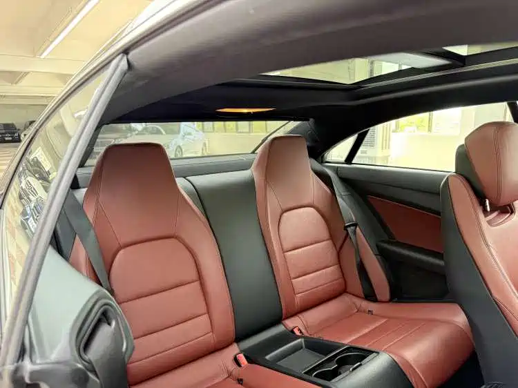 صورة 22 - Mercedes-Benz E-Class (Import)