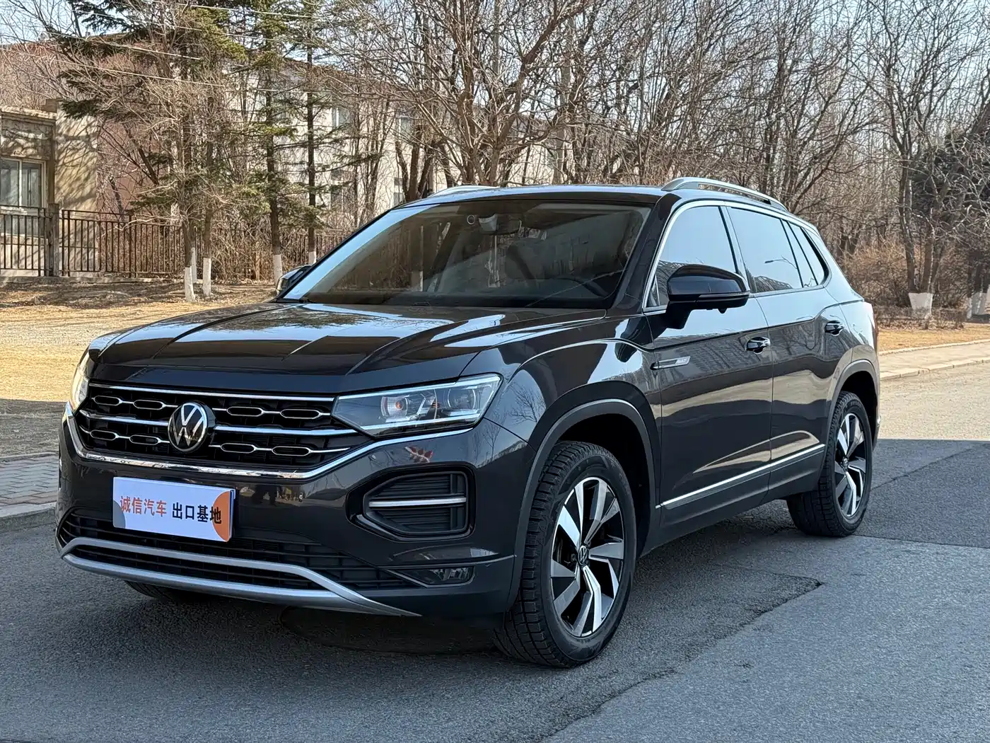 Volkswagen Tayron 2022 280TSI 2WD Luxury Smart Connect Edition фото 2