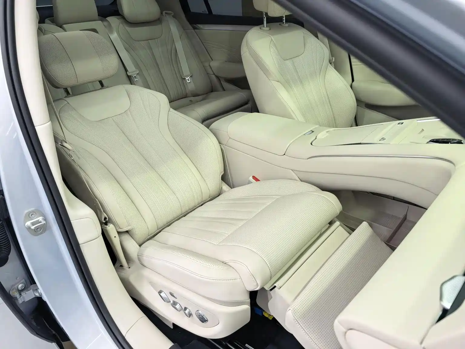 Photo 21 - BYD Seal 08