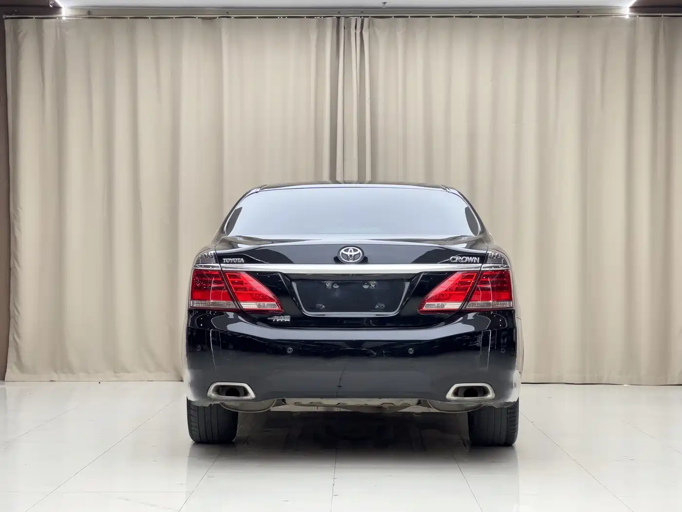 Toyota Crown 2012 2.5L Royal Saloon фото 14