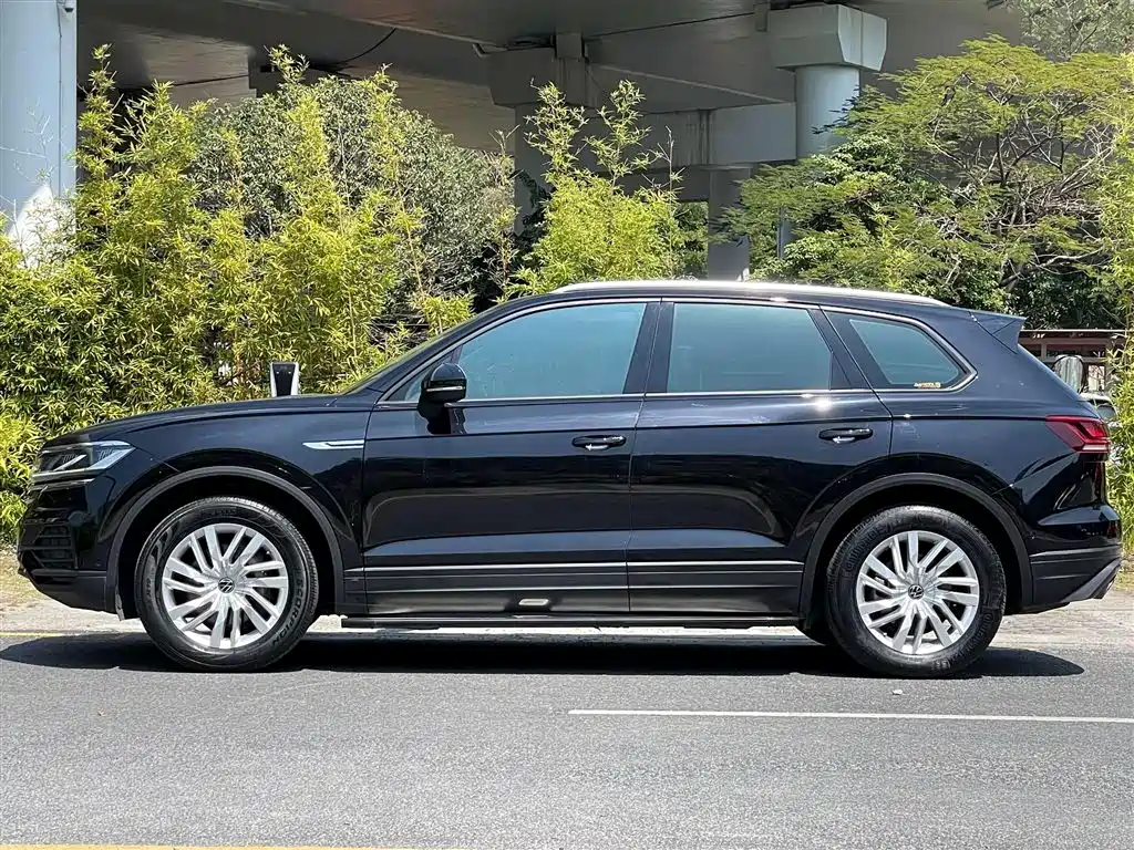 Фото 22 - Volkswagen Touareg