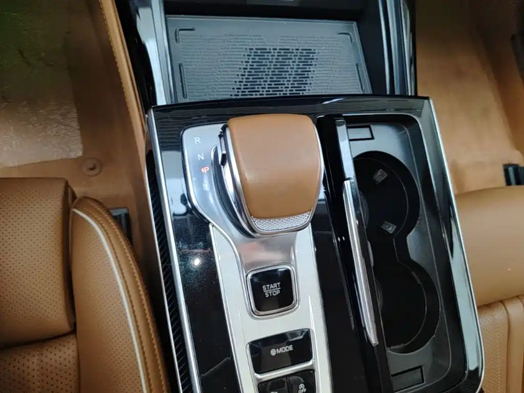 Hongqi H9 2025 2025 2.0T 2WD Qichang Luxury Business Edition 5-seater
