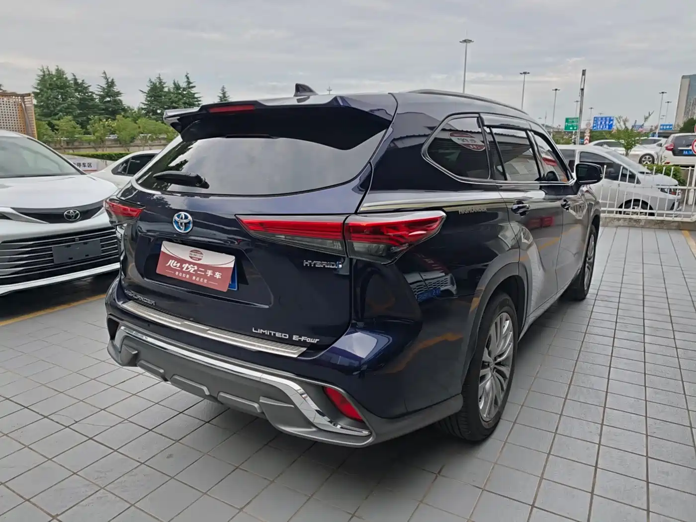 Photo 6 - Toyota Highlander