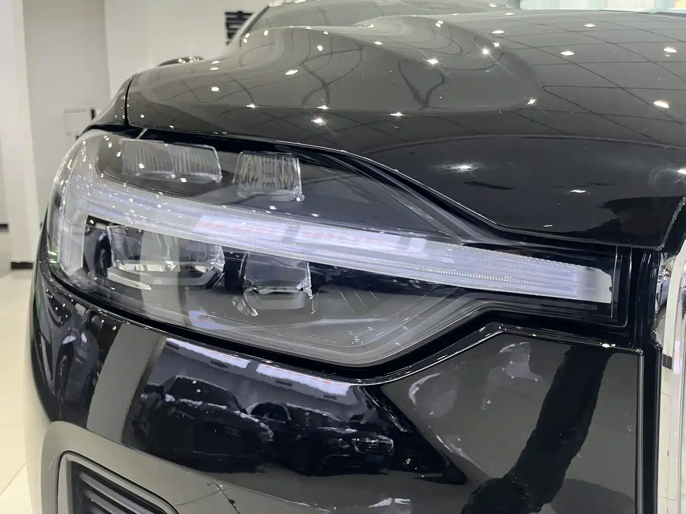 Volvo XC60 2025 2025 B5 AWD Smart Luxury Edition