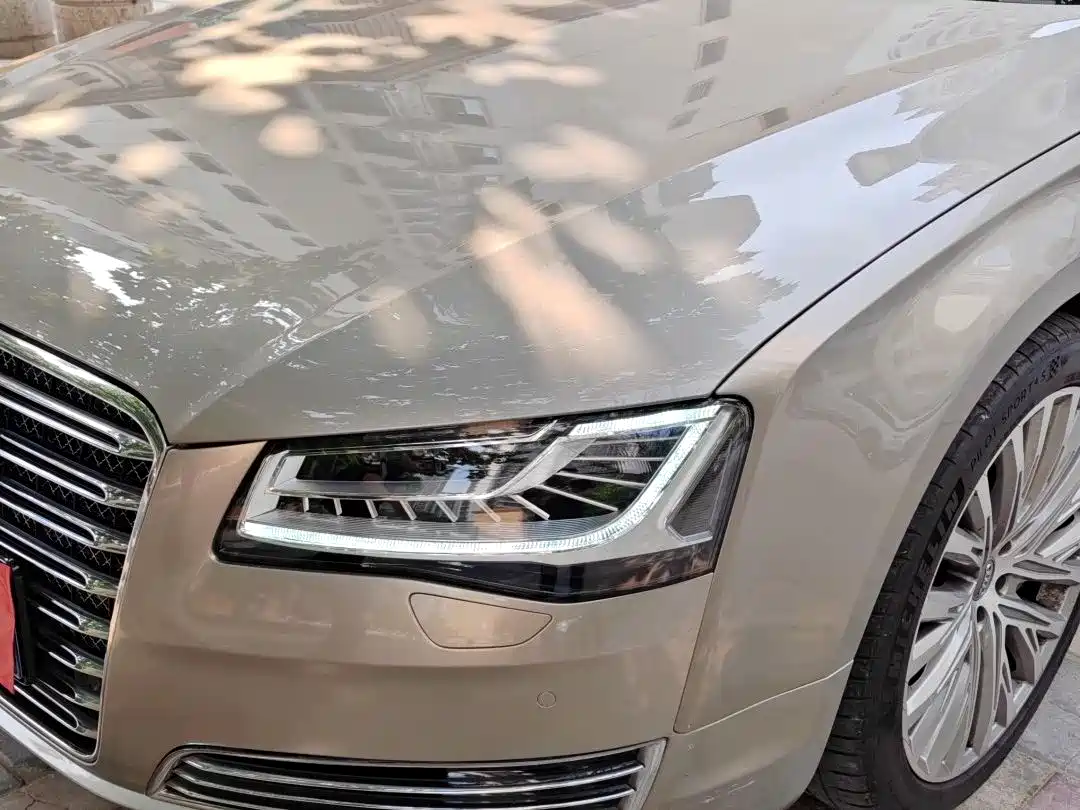 Фото 5 - Audi A8