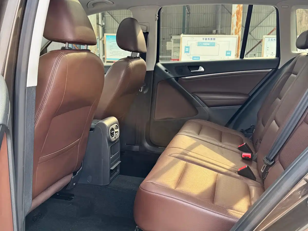 Volkswagen Tiguan 2015 1.8TSI Automatic 4WD Highline фото 12