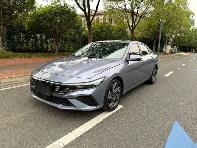 Hyundai Elantra 2023 Model 1.5L CVT LUX Premium Edition — фото 1