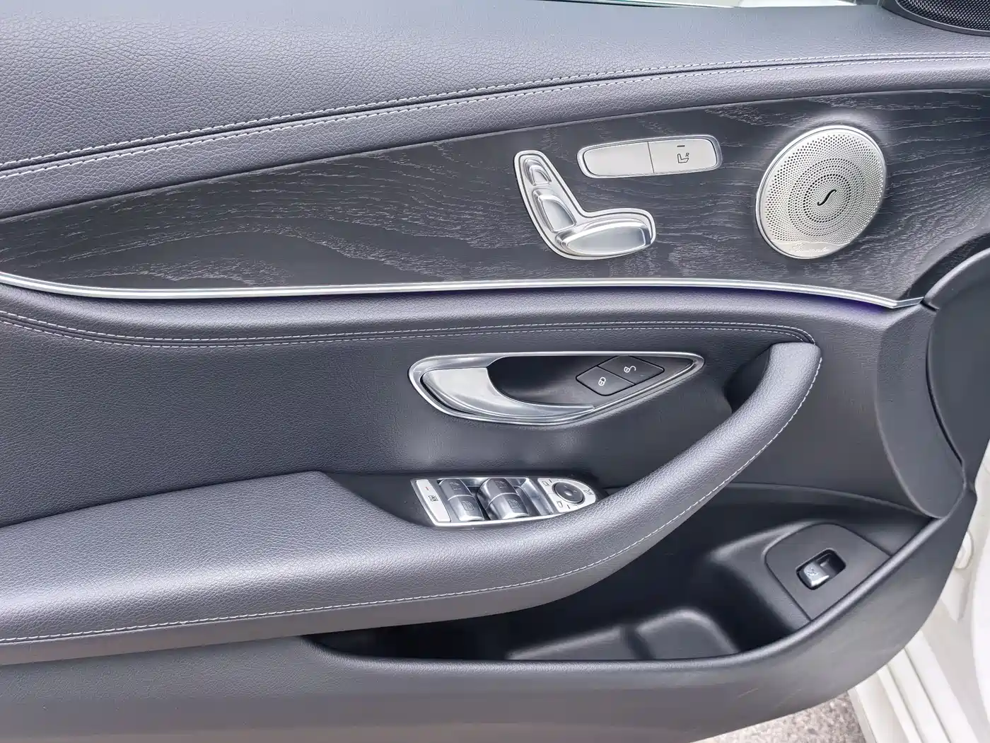 Mercedes-Benz E-Class 2018 Facelift E 200 L Sport фото 6