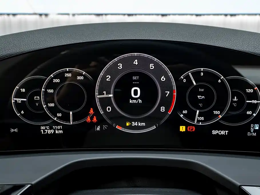 Photo 13 - Porsche Panamera