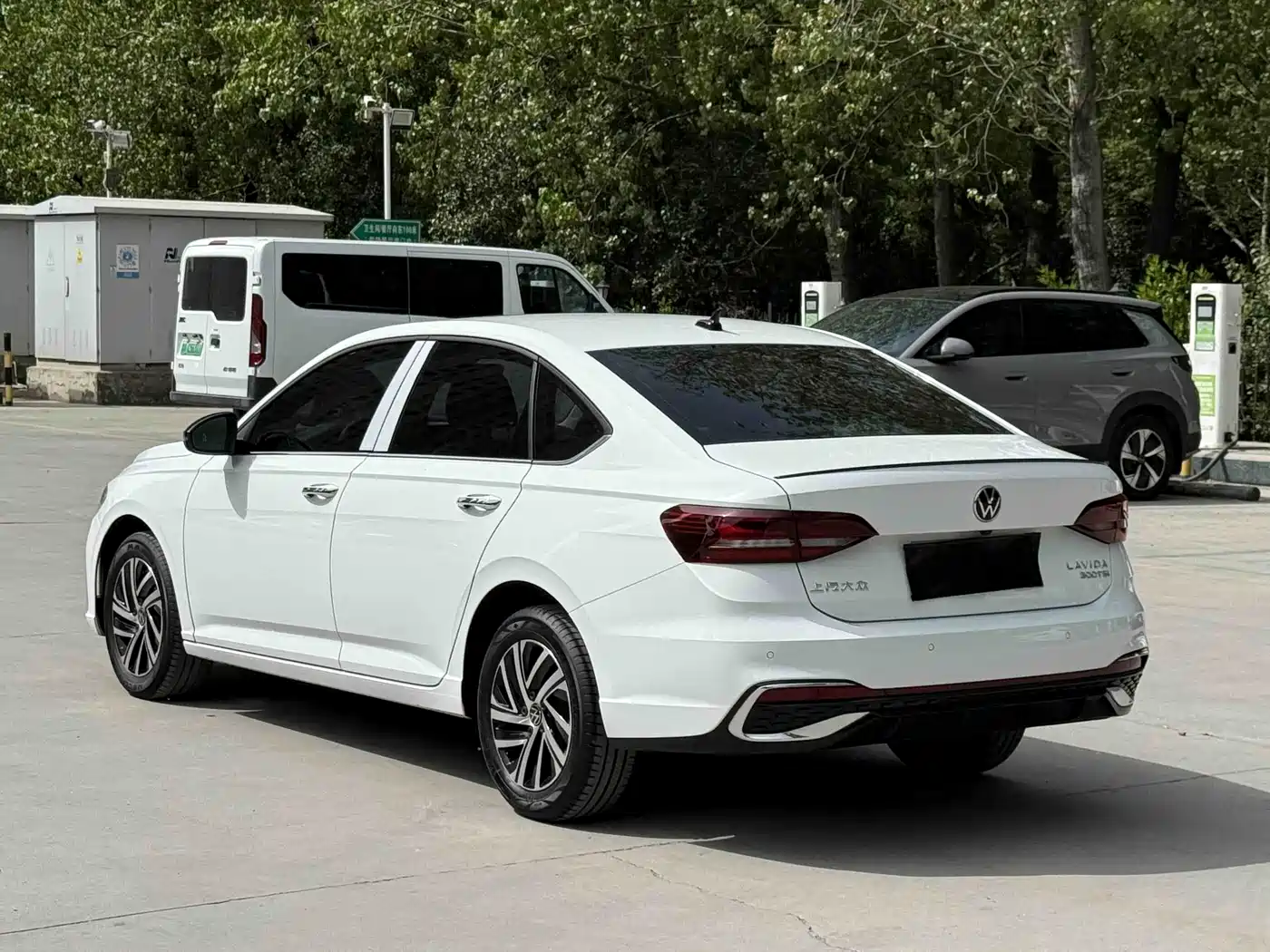 Volkswagen Lavida 2024 Model 300TSI DSG Starlight Leading Edition фото 19